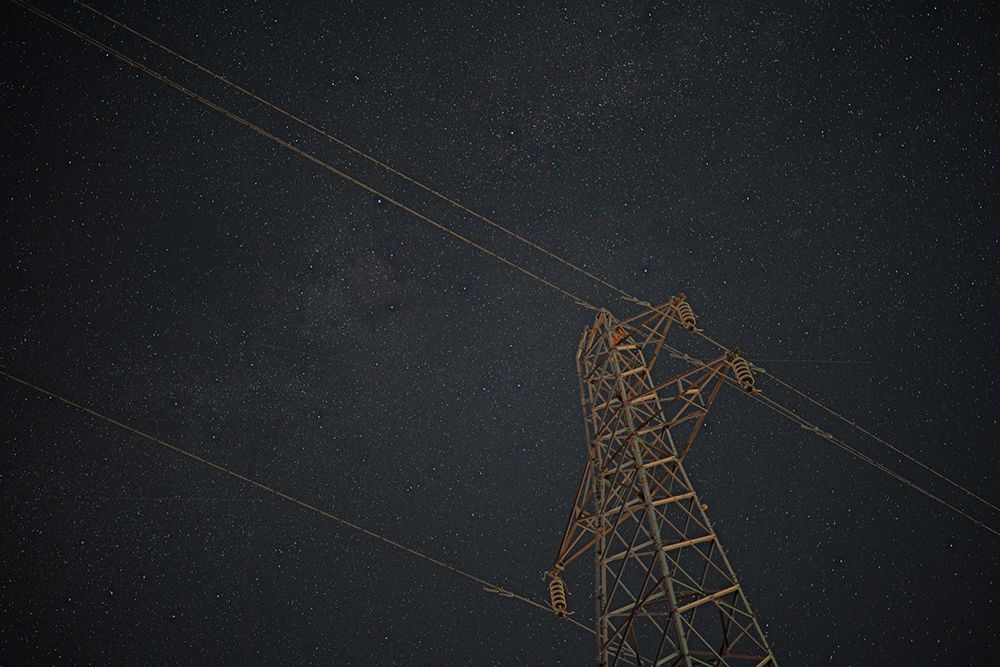 夏にそびえる北海道の鉄塔 100基　鉄塔写真