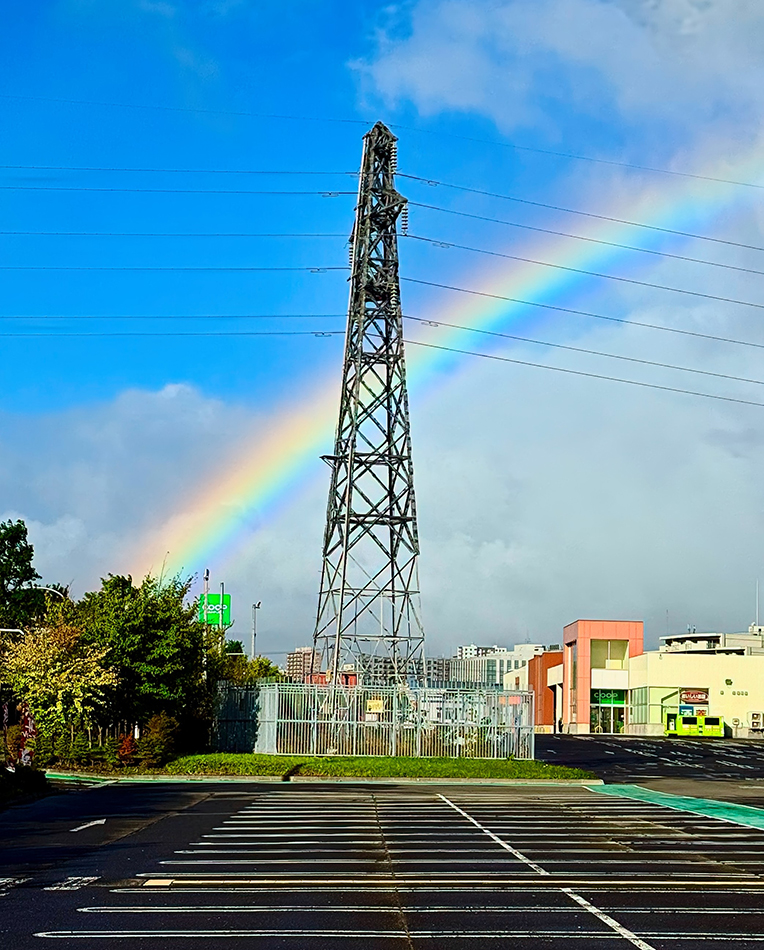 夏にそびえる北海道の鉄塔 100基　鉄塔写真