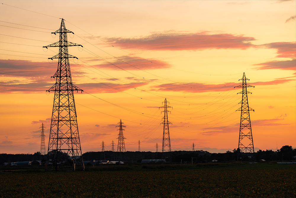 夏にそびえる北海道の鉄塔 100基　鉄塔写真