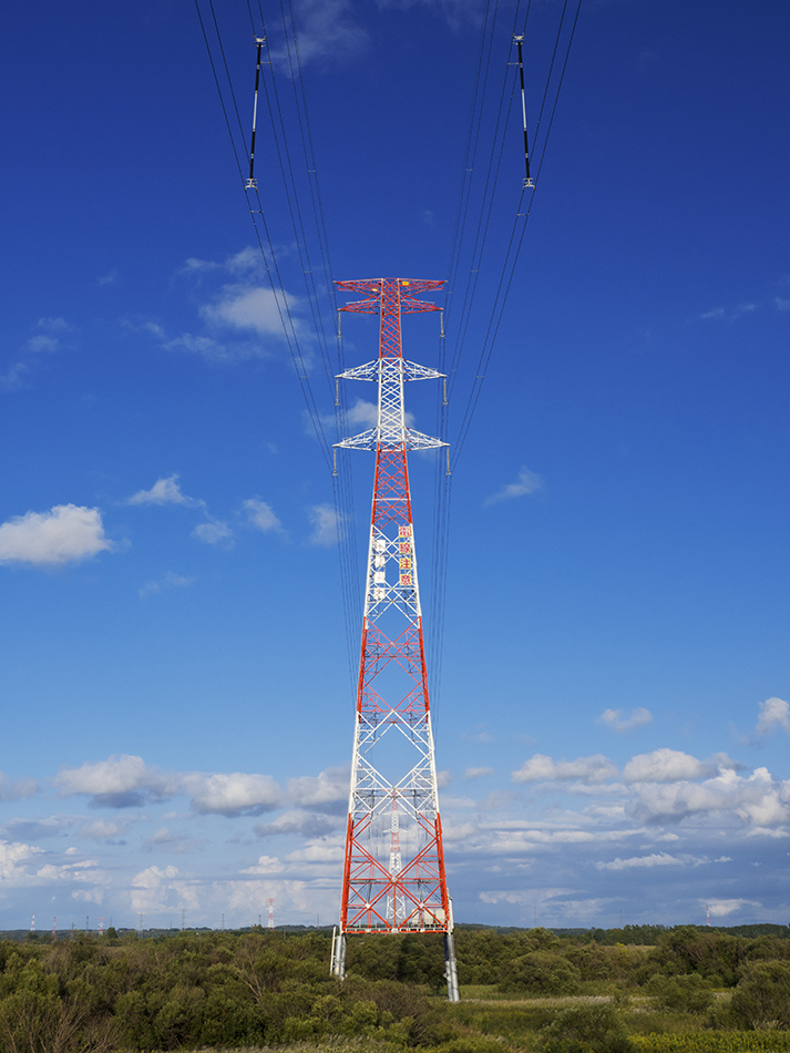 夏にそびえる北海道の鉄塔 100基　鉄塔写真