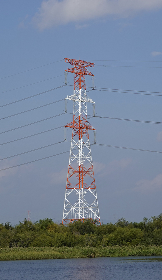 夏にそびえる北海道の鉄塔 100基　鉄塔写真