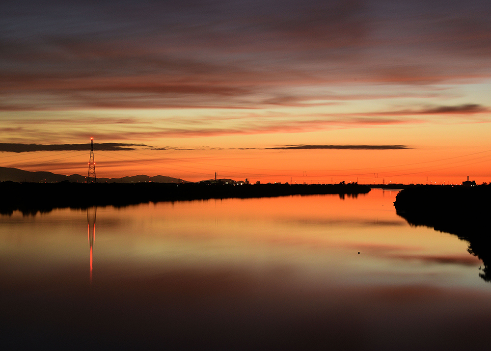夏にそびえる北海道の鉄塔 100基　鉄塔写真
