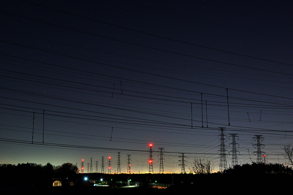 夏にそびえる北海道の鉄塔 100基　鉄塔写真