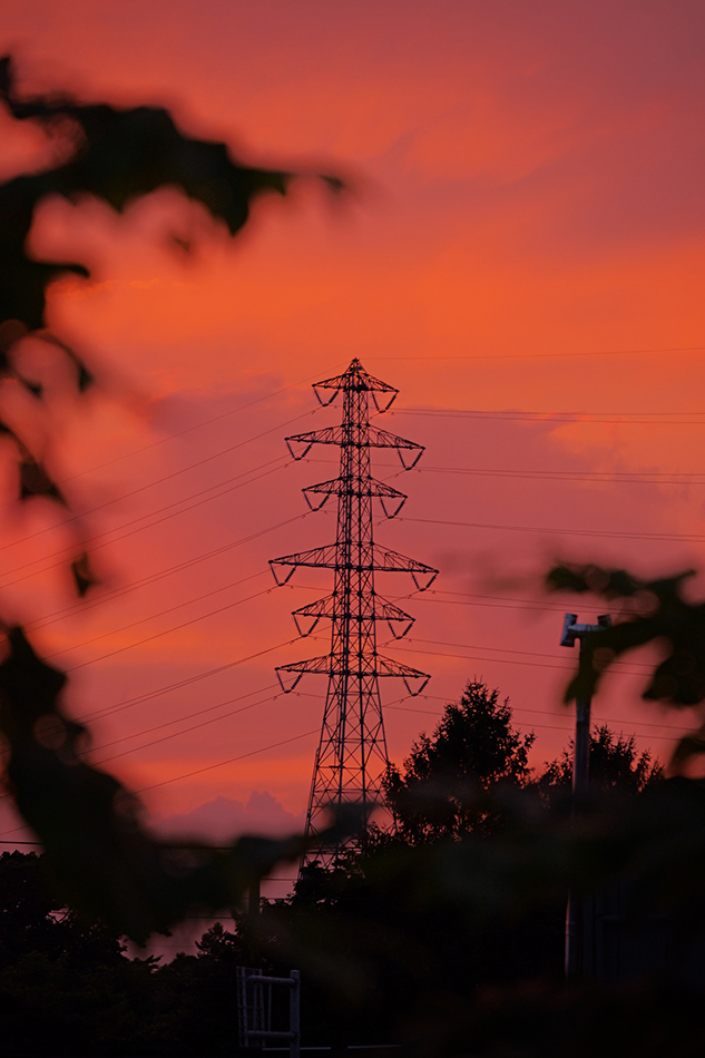 夏にそびえる北海道の鉄塔 100基　鉄塔写真