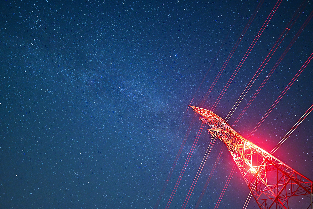 夏にそびえる北海道の鉄塔 100基　鉄塔写真