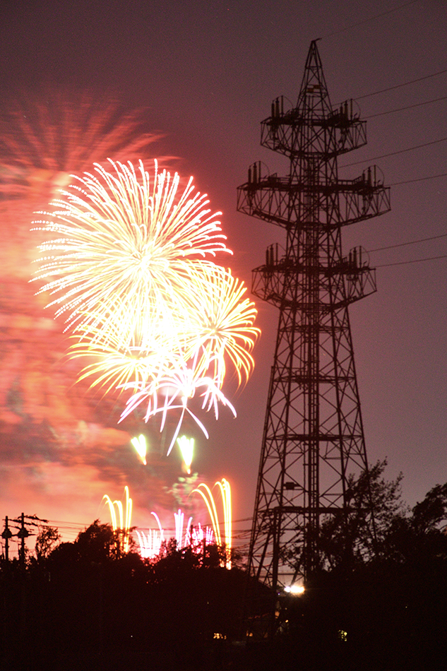 夏にそびえる北海道の鉄塔 100基　鉄塔写真