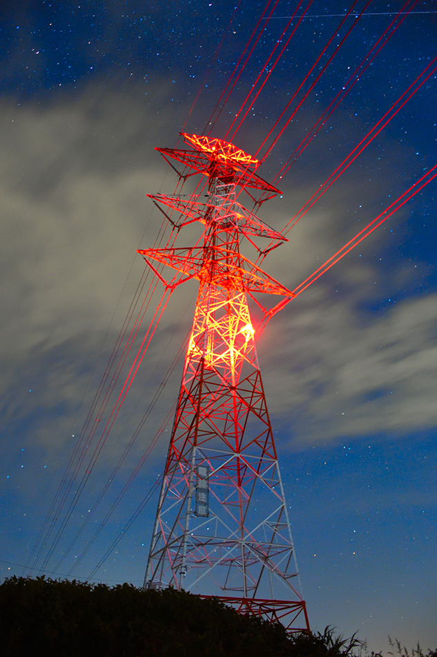 夏にそびえる北海道の鉄塔 100基　鉄塔写真